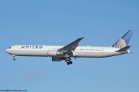 United Airlines 767 N76054