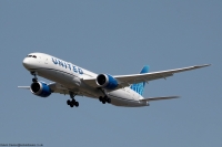 United Airlines 787 N81105