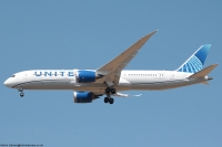 United Airlines 787 N81107