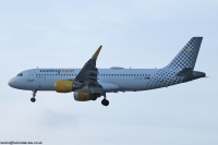 Vueling Airlines A320 EC-LZN