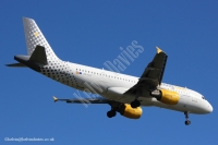 Vueling Airlines A320 EC-KLT