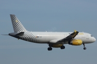 Vueling Airlines A320 EC-LRY