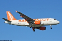 easyJet A319 G-EZAA