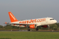 easyJet A319 G-EZAG