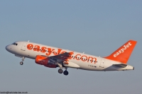 easyJet A319 G-EZBO