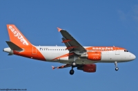 Easyjet A319 G-EZDZ