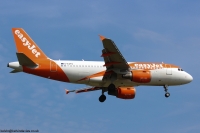 easyJet A319 G-EZFO