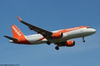 easyJet A320 G-EZOM