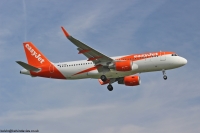 EasyJet A320 G-EZPB