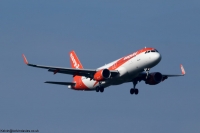 easyJet UK A320-200 G-EZPX
