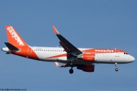 easyJet UK A320-200 G-EZPX