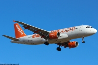 easyJet A320 G-EZUM