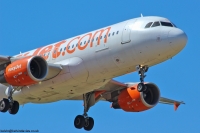 easyJet A320 G-EZUM