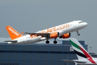 Easyjet A320 G-EZUR