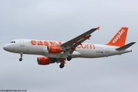 easyJet A320 G-EZUT
