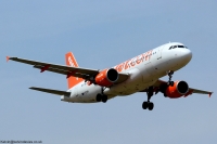 easyJet UK A320 G-EZUW