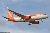 easyJet A320 NEO G-UZHN