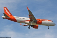 easyJet A320 G-UZHR