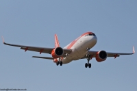 easyJet A320 NEO G-UZHT