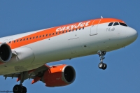 easyJet A321 G-UZMA