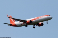 easyJet UK A321 G-UZMG