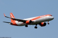 easyJet UK A321 G-UZMH