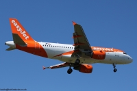 easyJet A319 OE-LQQ