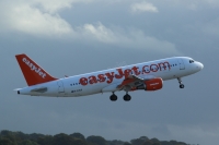 Easyjet A320 G-EZUO