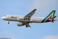 Alitalia A320 EI-DSY