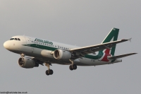Alitalia A319 EI-IMU