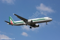 Alitalia A321 EI-IXO