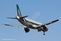Alitalia A321 EI-IXF