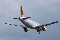 TAP A320 CS-TNJ