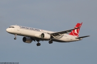 Turkish Airlines A321 TC-LSU