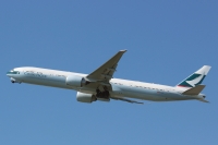 Cathay Pacific Airways 777  B-KQM