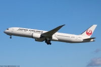 Japan Airlines 787 JA870J