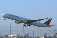 Philippine Airlines 777 RP-C7773