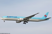 Korean Air 777 HL7205