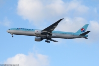Korean Air 777 HL8009