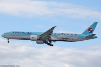 Korean Air 777 HL8010