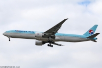 Korean Air 777 HL8042