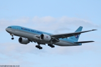 Korean Air 777 HL8075