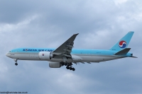 Korean Air 777 HL8075