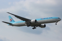 Korean Air 777 HL8210