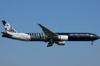 Air New Zealand 777 ZK-OKQ