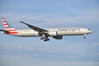 American Airlines 777 N722AN