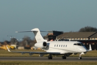 Challenger 300 G-LEAZ