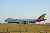 Asiana Airlines 747 HL7420