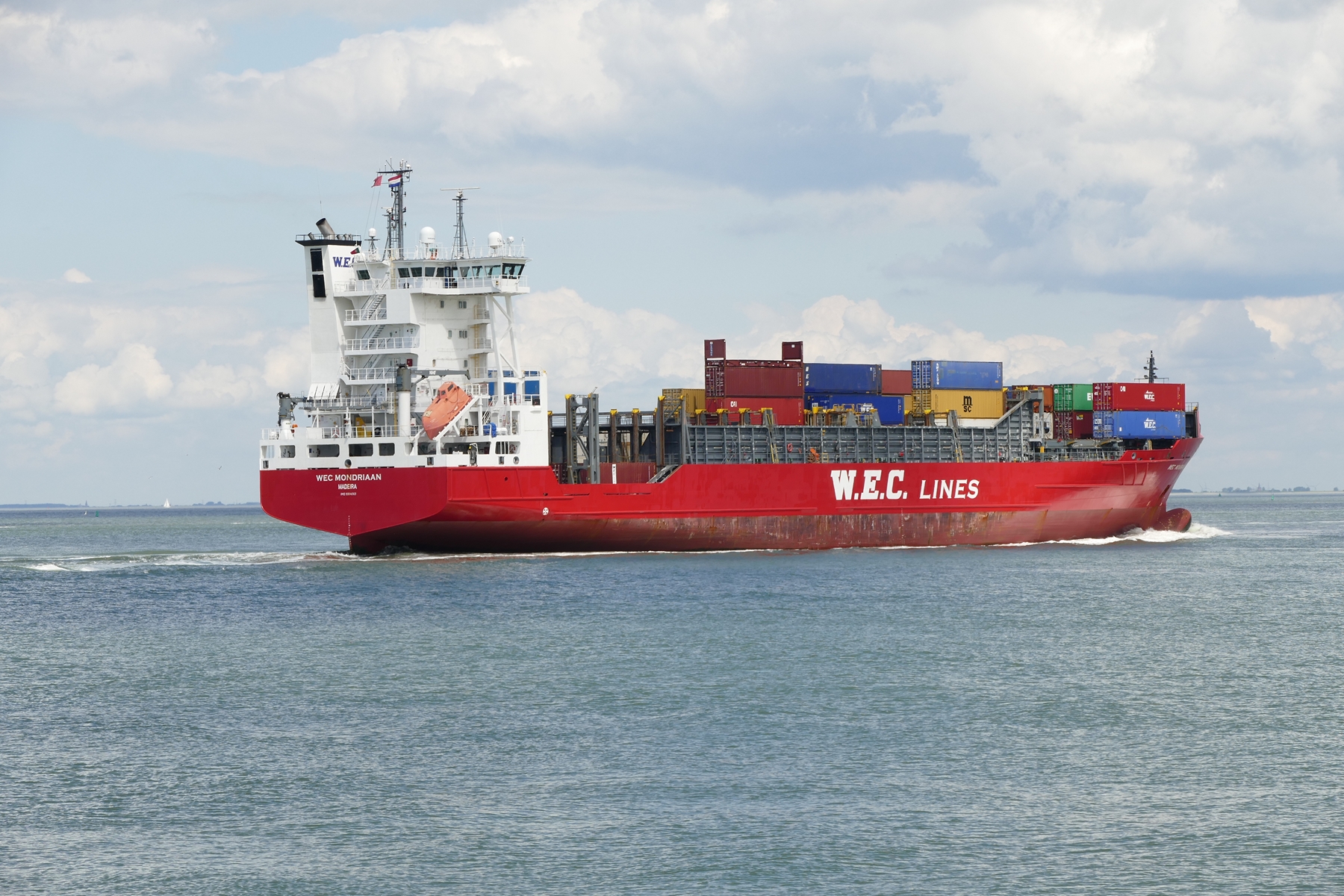 Ship Photos, Container ships, tankers, cruise ships, bulkers, tugs etc